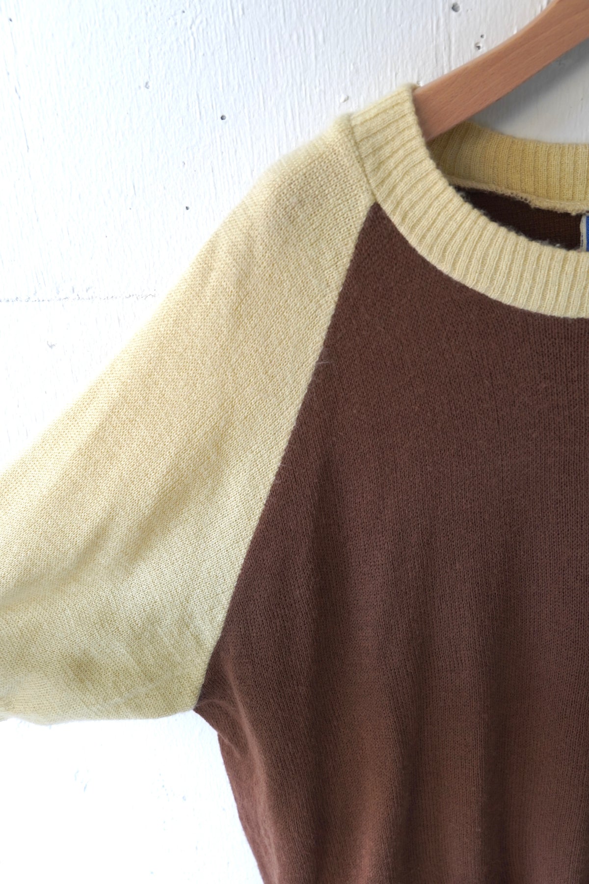 raglan design knit tops