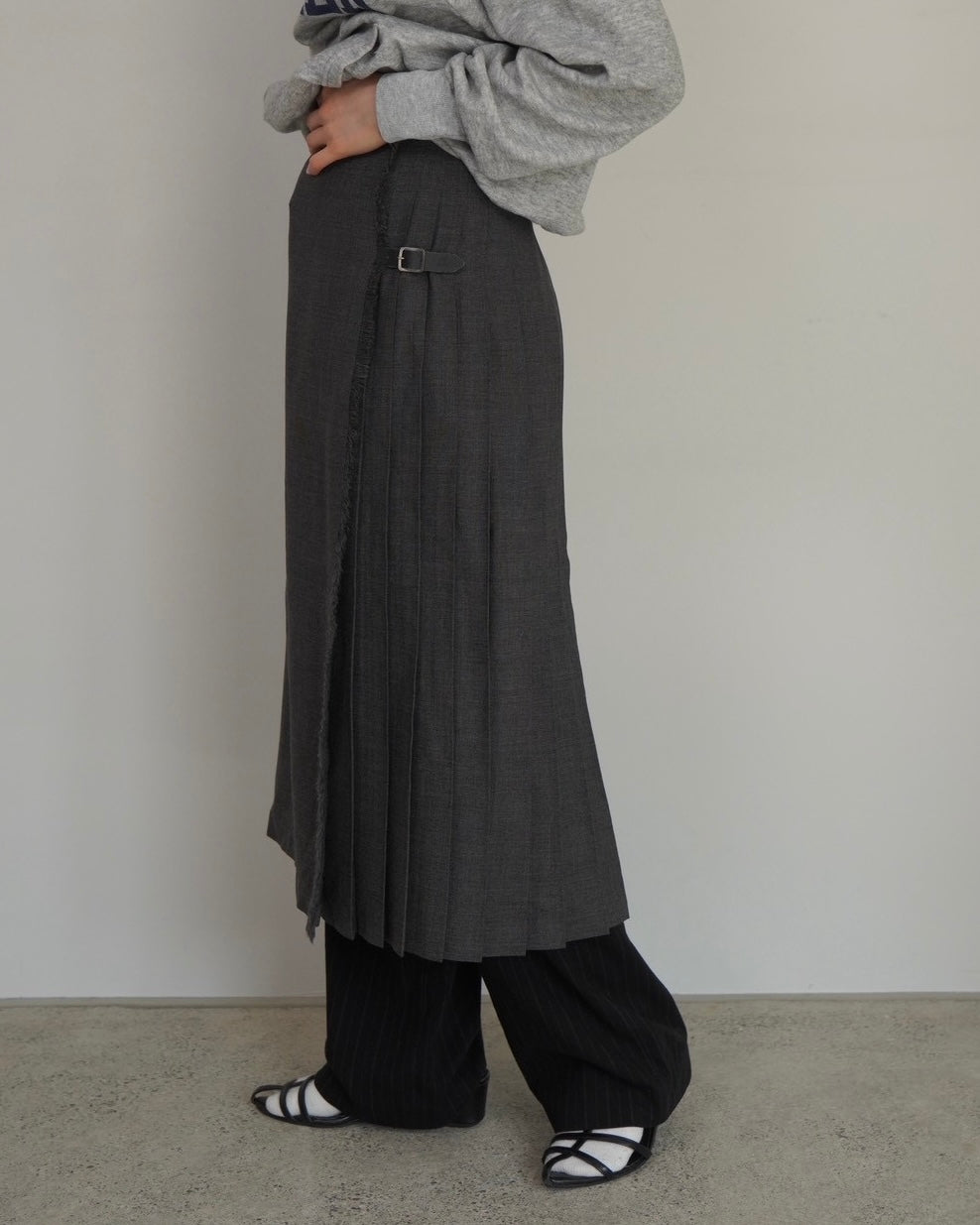 pleats wrap skirt