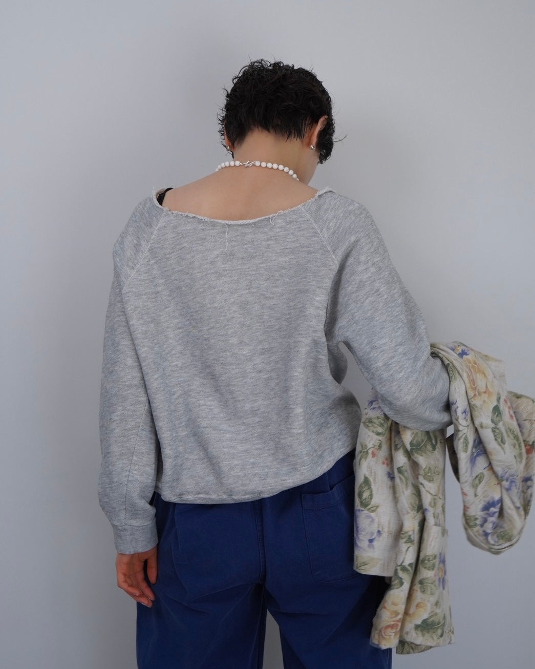 cut off design sweatshirt