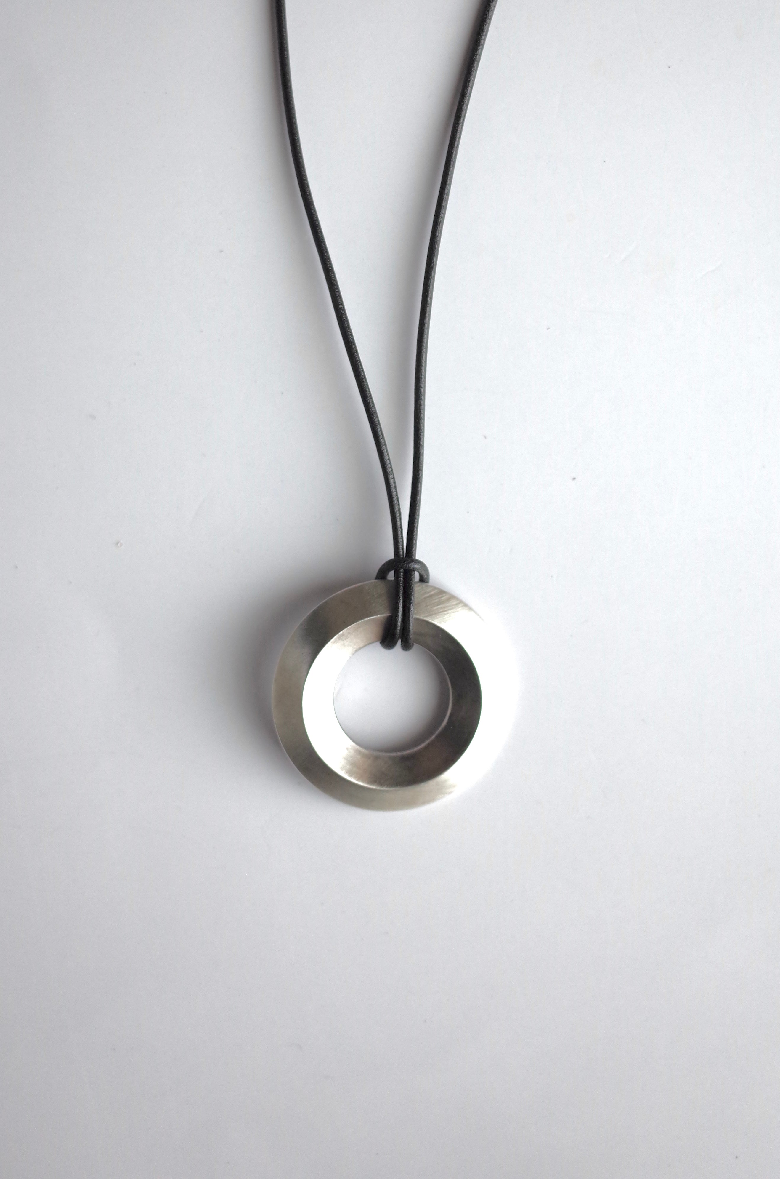 CIRCLE PENDANT