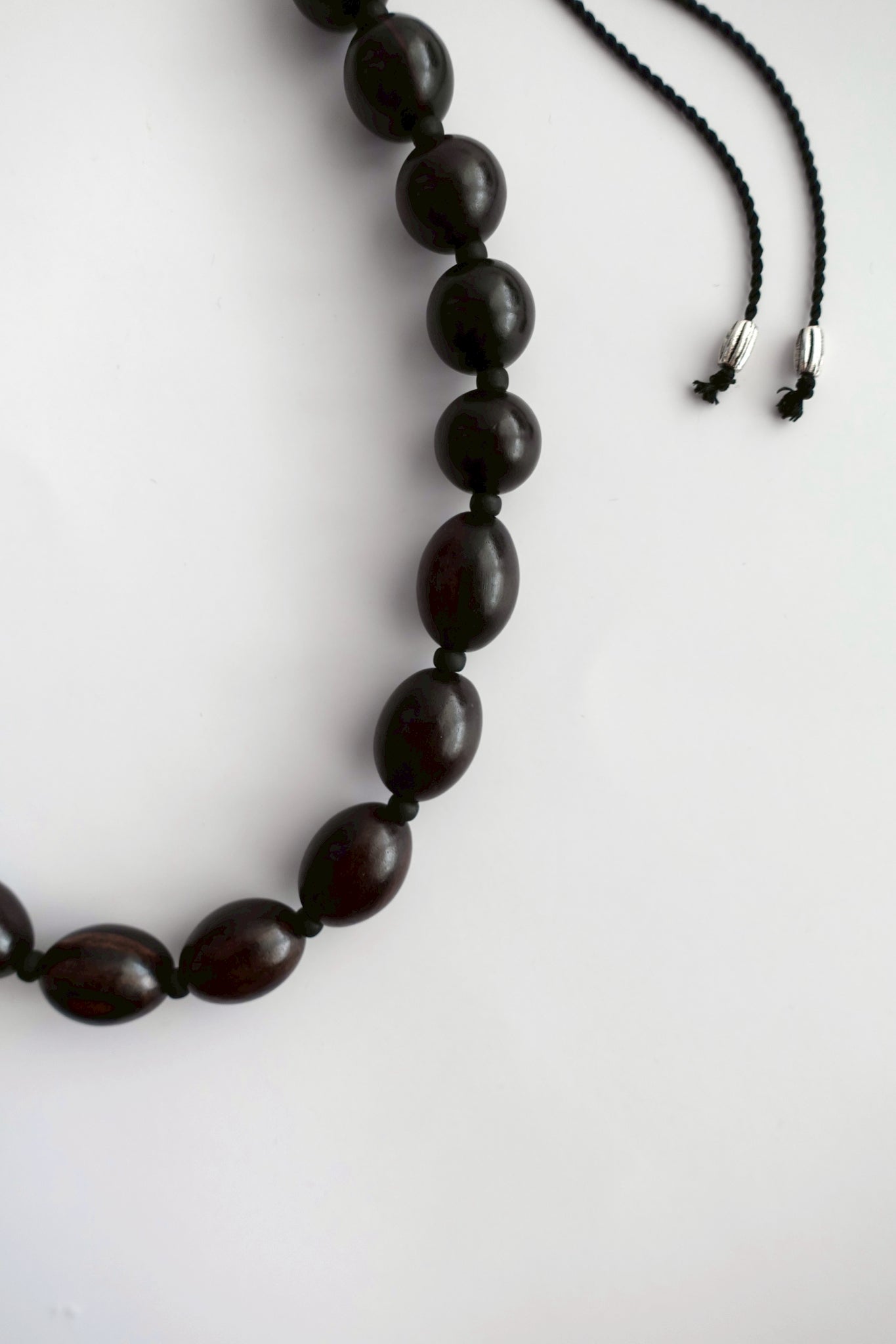 EBONY AND SILKCORD NECKLACE
