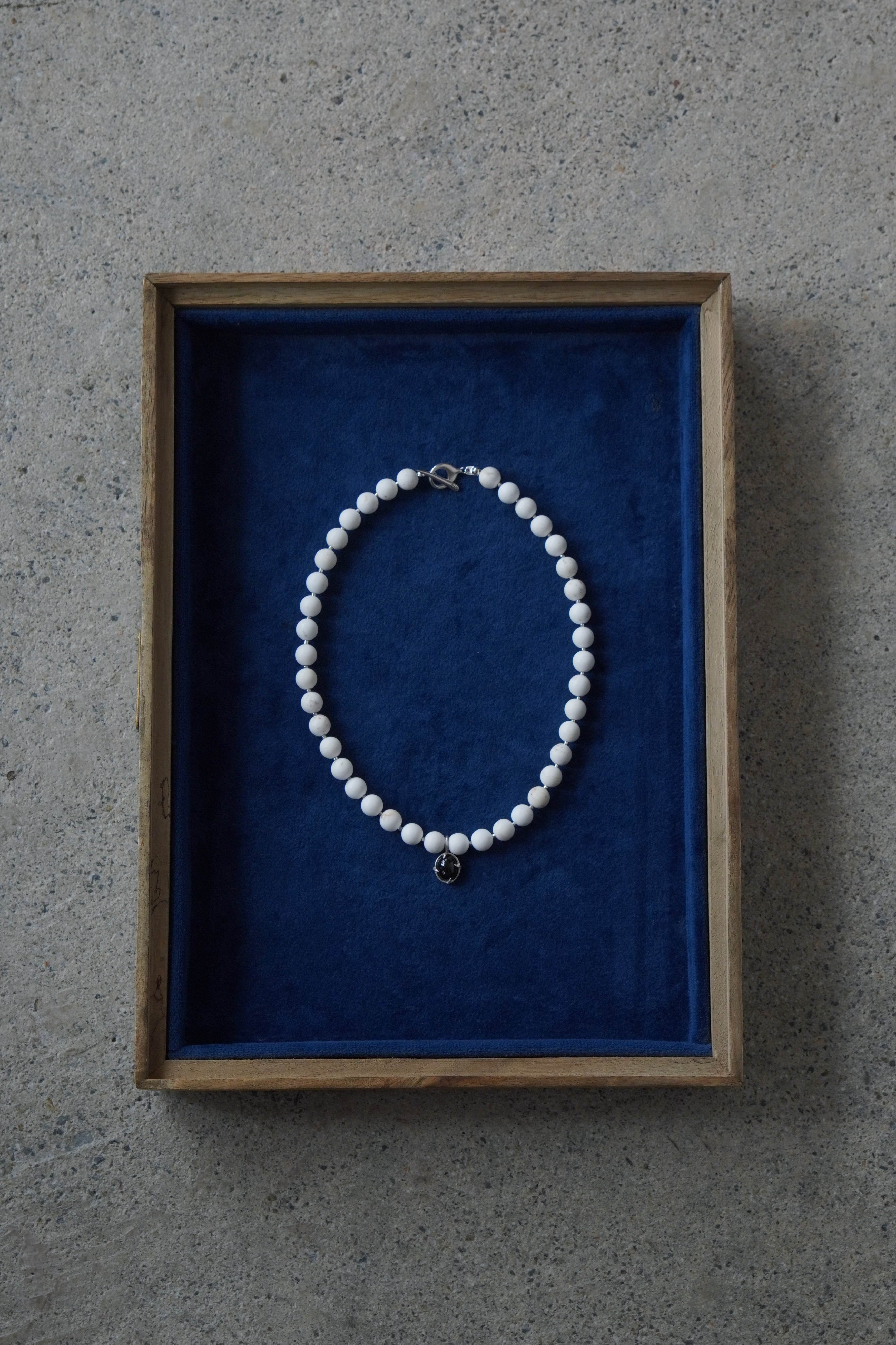 Hesitation "Magnesite" necklace