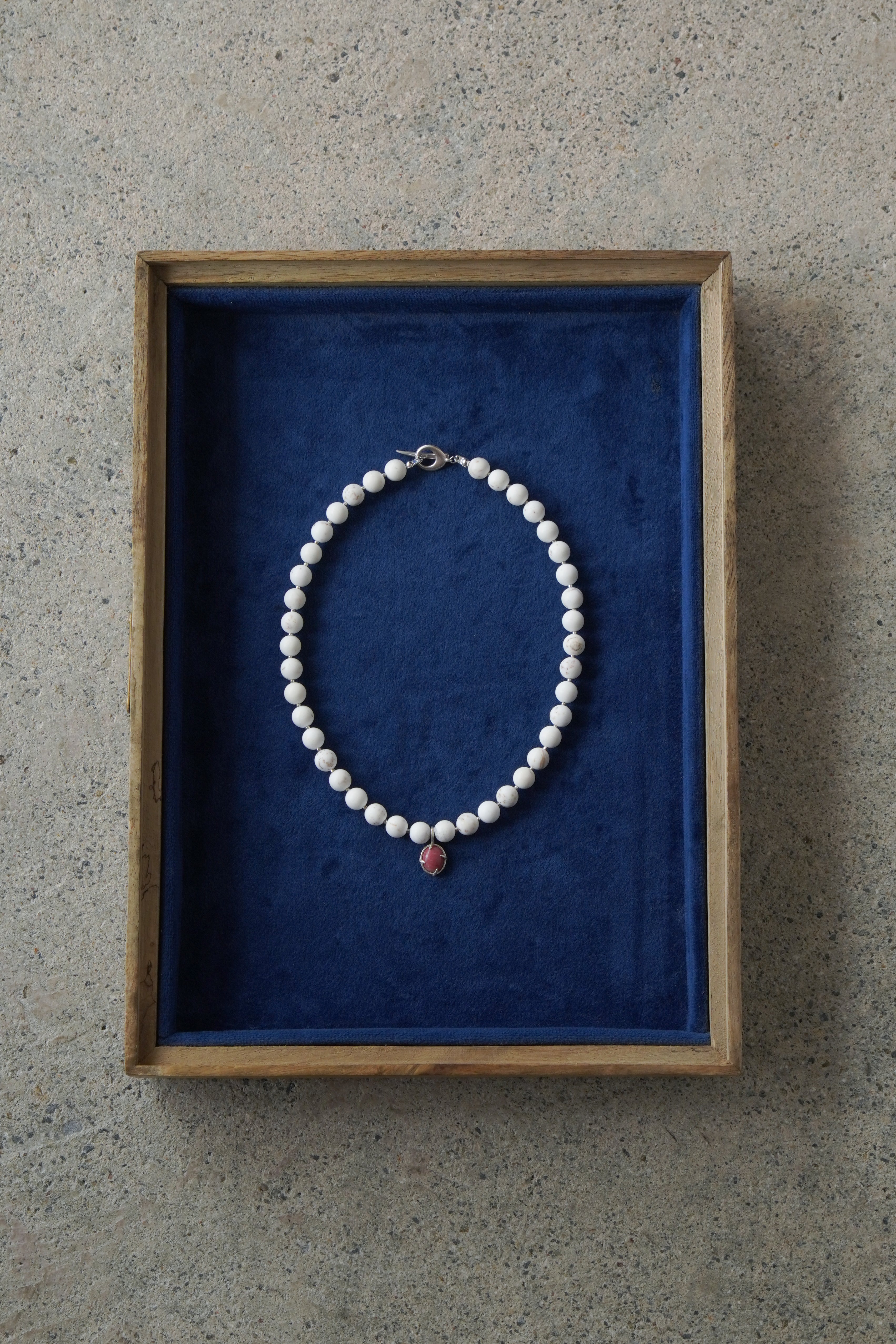 Hesitation "Magnesite" necklace