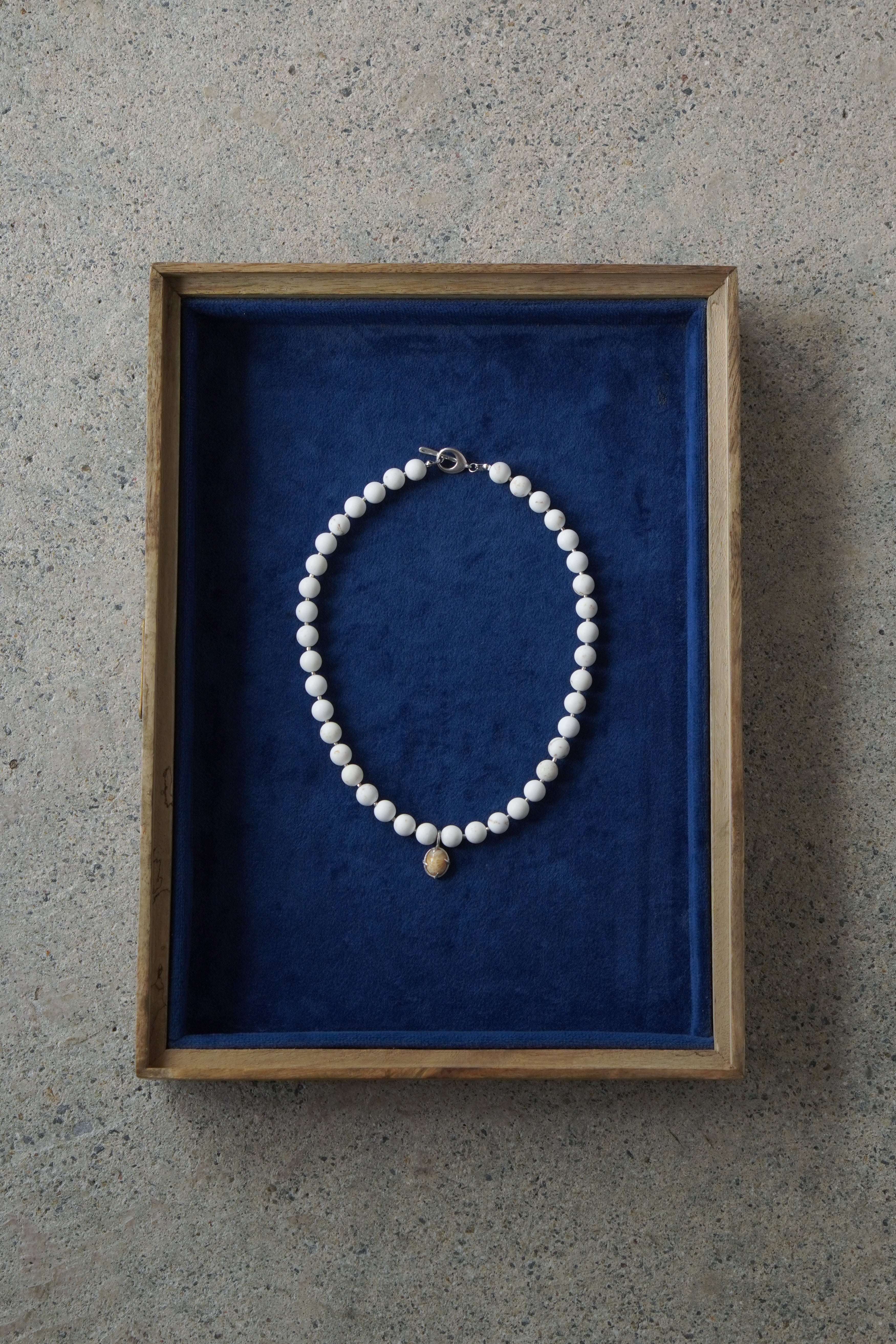 Hesitation "Magnesite" necklace